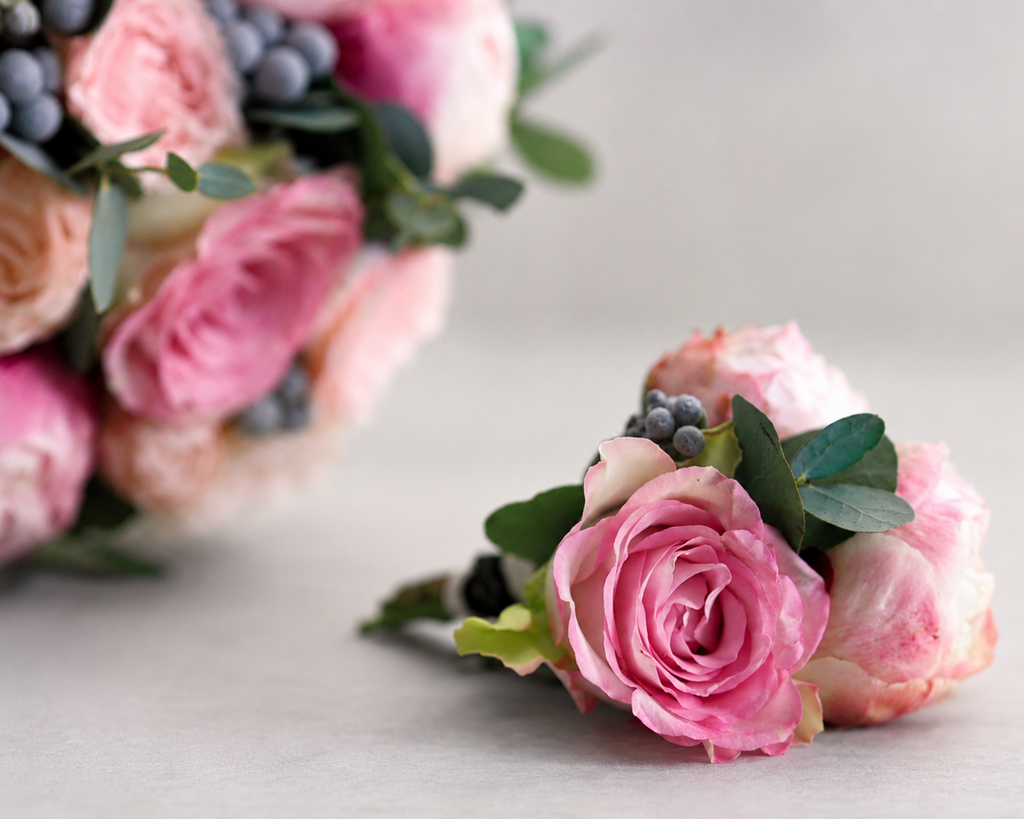 Peony Elegance with Silver Brunia