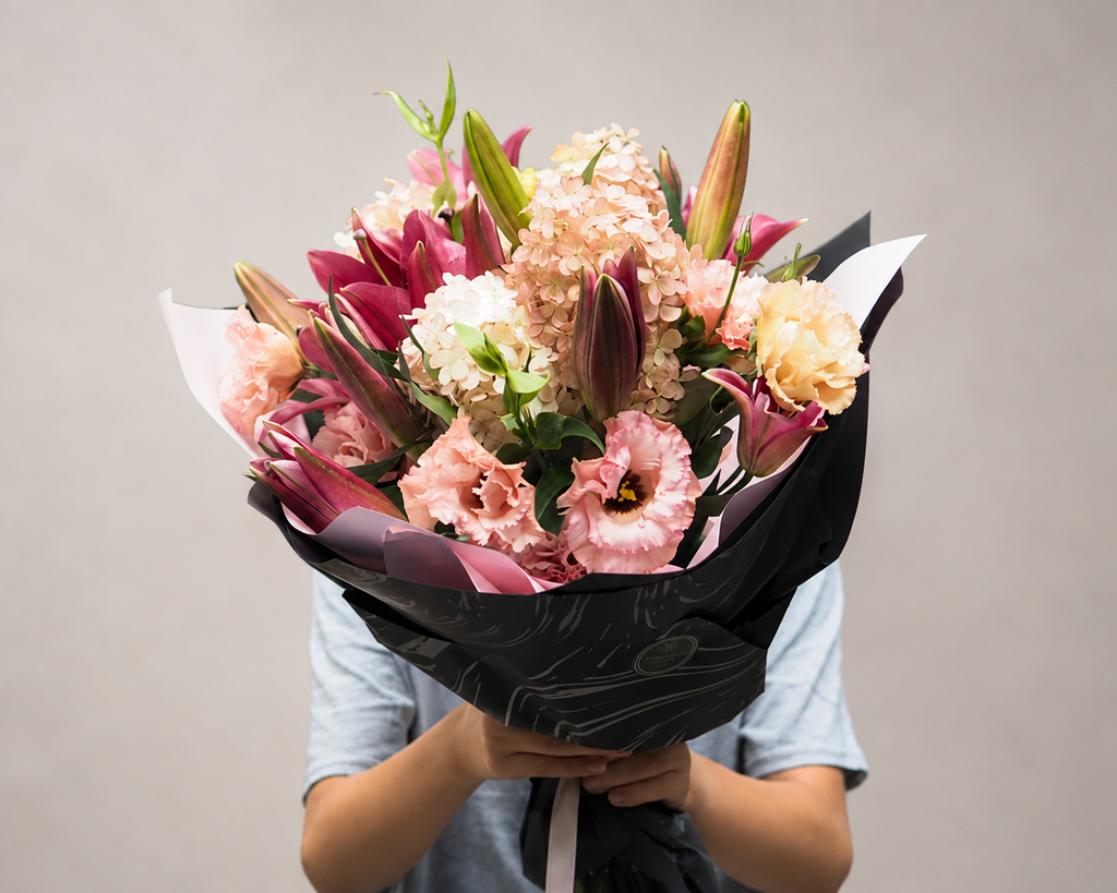 Hydrangea & Lily Delight