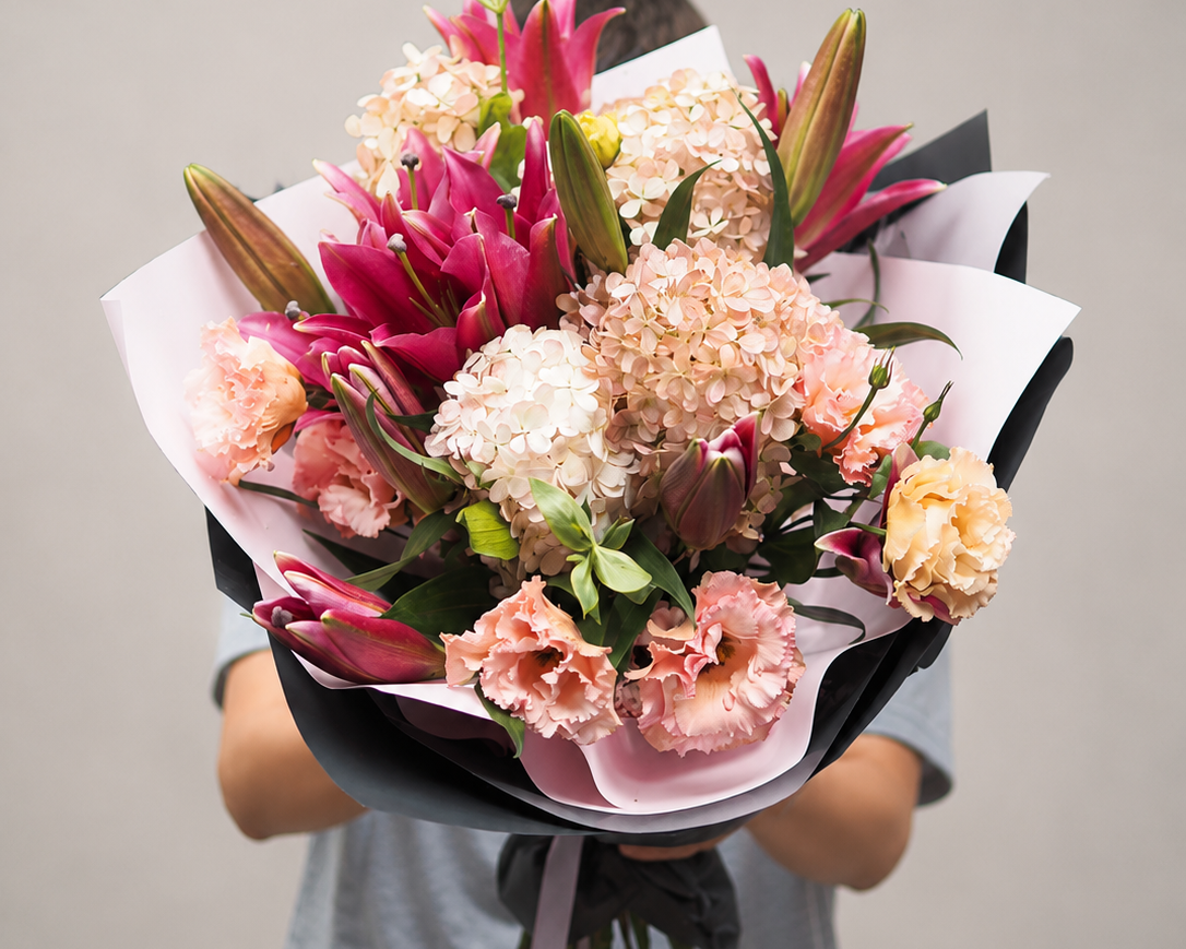 Hydrangea & Lily Delight