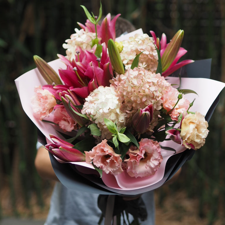 Hydrangea & Lily Delight