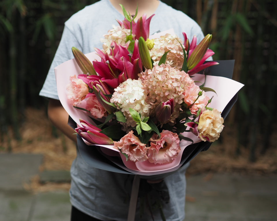 Hydrangea & Lily Delight
